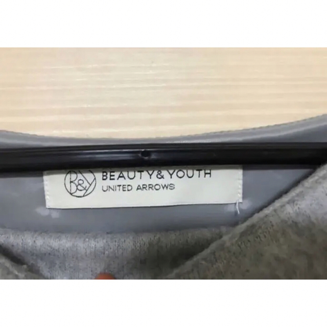 BEAUTY&YOUTH UNITED ARROWS(ビューティアンドユースユナイテッドアローズ)のビーバークルーネックワンピース　グレー　ユナイテッドアローズ レディースのワンピース(ひざ丈ワンピース)の商品写真