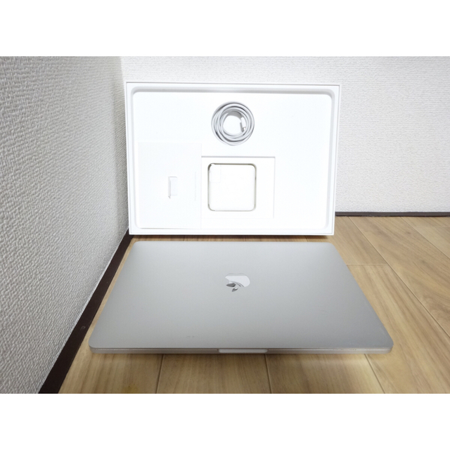 MacBook Pro 13 A1708 2016 Core i5 256GB MacBook Pro 13 A1708 2016 Core i5 256GB