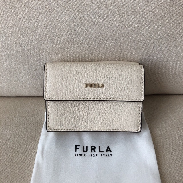 Furla(フルラ)の付属品全て有り新品★FURLA フルラ バビロン 三つ折り財布 アイボリー レディースのファッション小物(財布)の商品写真