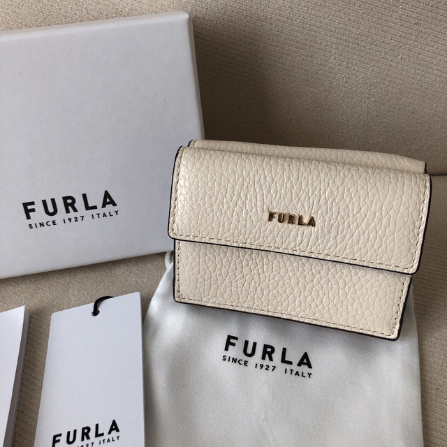 Furla(フルラ)の付属品全て有り新品★FURLA フルラ バビロン 三つ折り財布 アイボリー レディースのファッション小物(財布)の商品写真