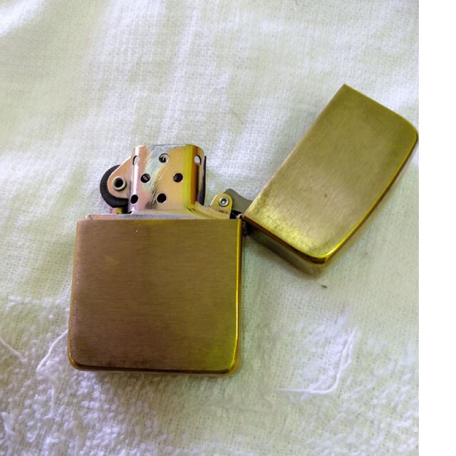 ZIPPO(ジッポー)のジッポ レプリカ  2012年 金色 ZIPPO メンズのファッション小物(タバコグッズ)の商品写真