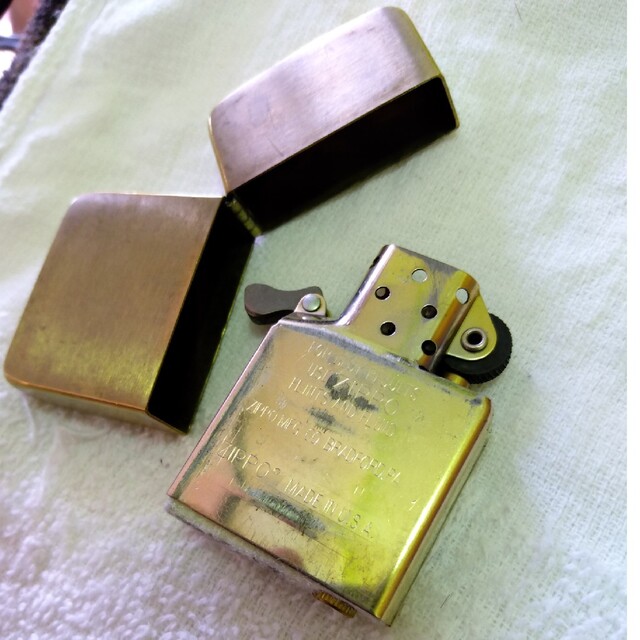 ZIPPO(ジッポー)のジッポ レプリカ  2012年 金色 ZIPPO メンズのファッション小物(タバコグッズ)の商品写真