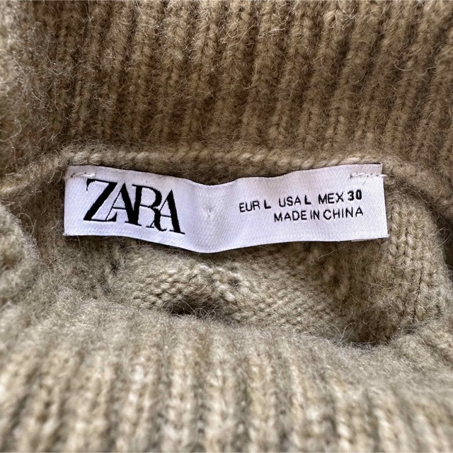 ZARA(ザラ)の【美品】ザラ ZARA フェイクパール付き ニットセーター【L】 レディースのトップス(ニット/セーター)の商品写真