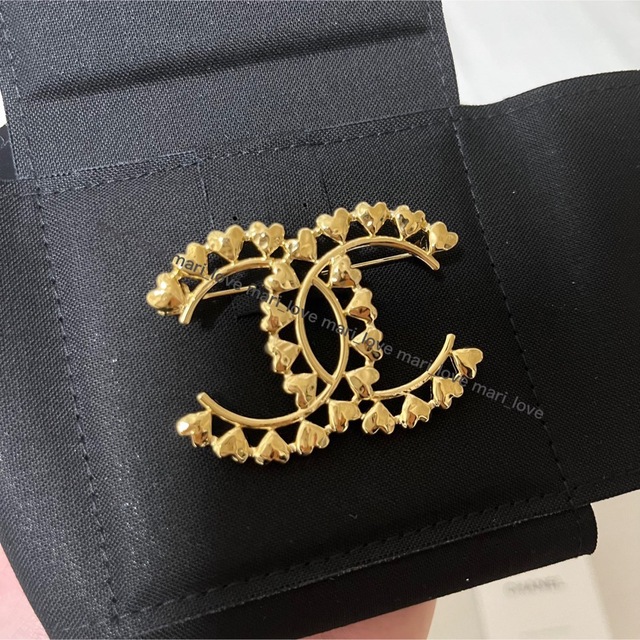 CHANEL♡ ロゴブローチ