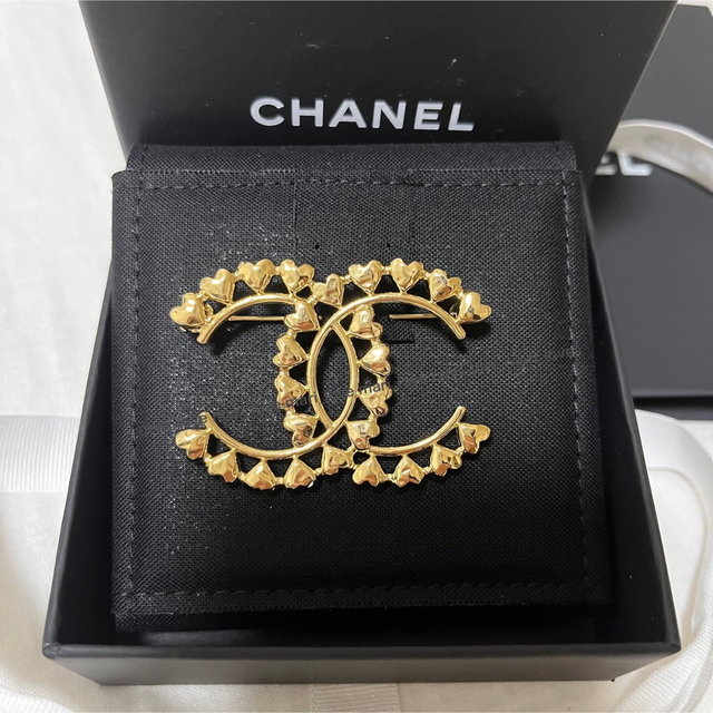 CHANEL♡ ロゴブローチ