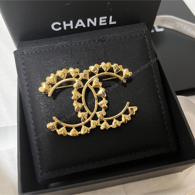 CHANEL シャネル ハートデザイン CCロゴブローチ - ブローチ/コサージュ