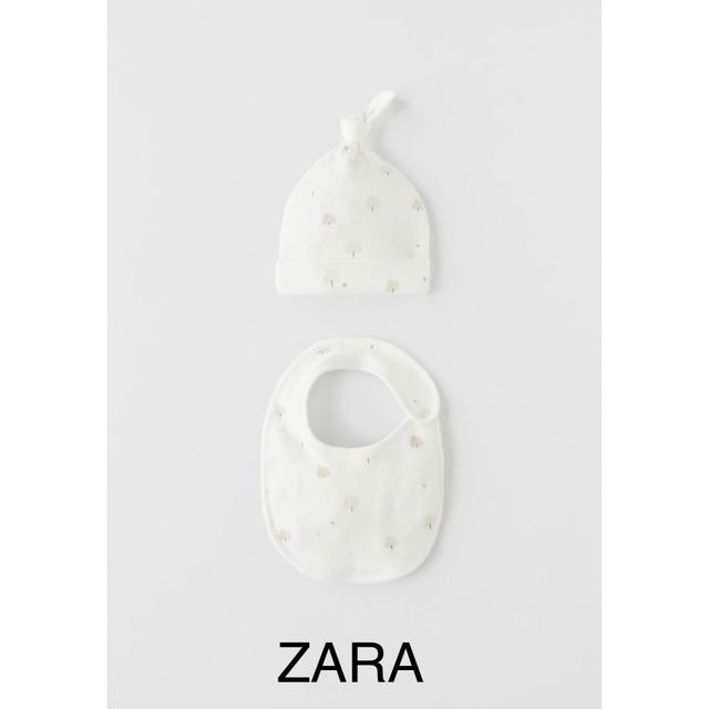 ZARA(ザラ)のZARA ビブ・ビーニーセット　エクリュ キッズ/ベビー/マタニティのベビー服(~85cm)(その他)の商品写真