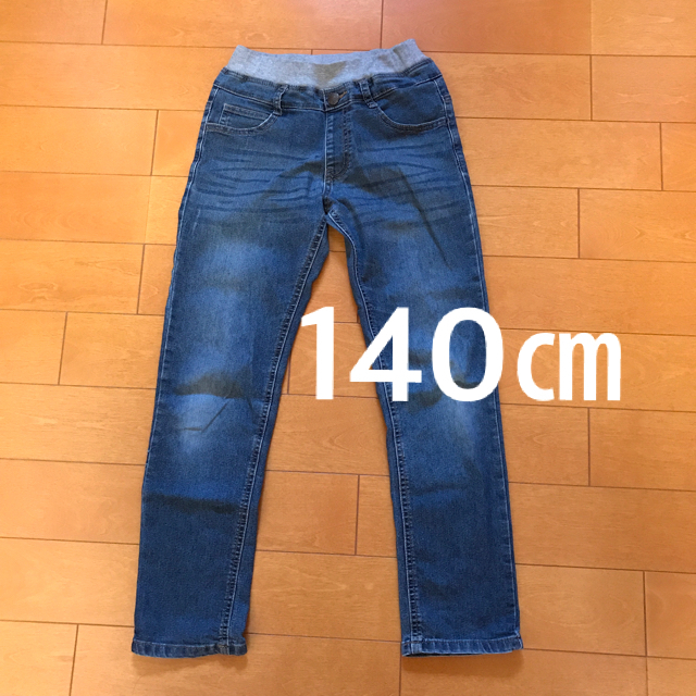 キッズ　デニムパンツ　140㎝ キッズ/ベビー/マタニティのキッズ服男の子用(90cm~)(パンツ/スパッツ)の商品写真