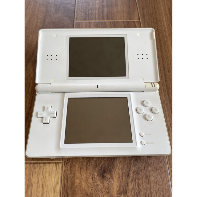 お値下げ中　Nintendo DS Lite本体セット　専用ソフト2個おまけ付き