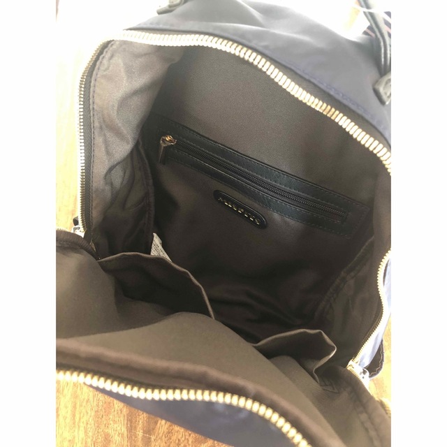 MISFITS(ミスフィッツ)のMISFITS ファー付きリュック　ネイビー　　　　　　新品未使用品 レディースのバッグ(リュック/バックパック)の商品写真