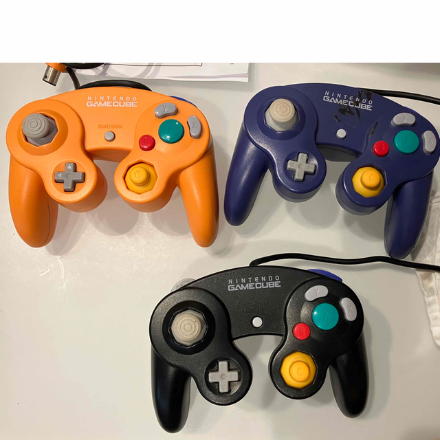 ゲームキューブ本体➕コントローラー×3のセット - 家庭用ゲーム本体 ゲームキューブ本体➕コントローラー×3のセット - 家庭用ゲーム本体