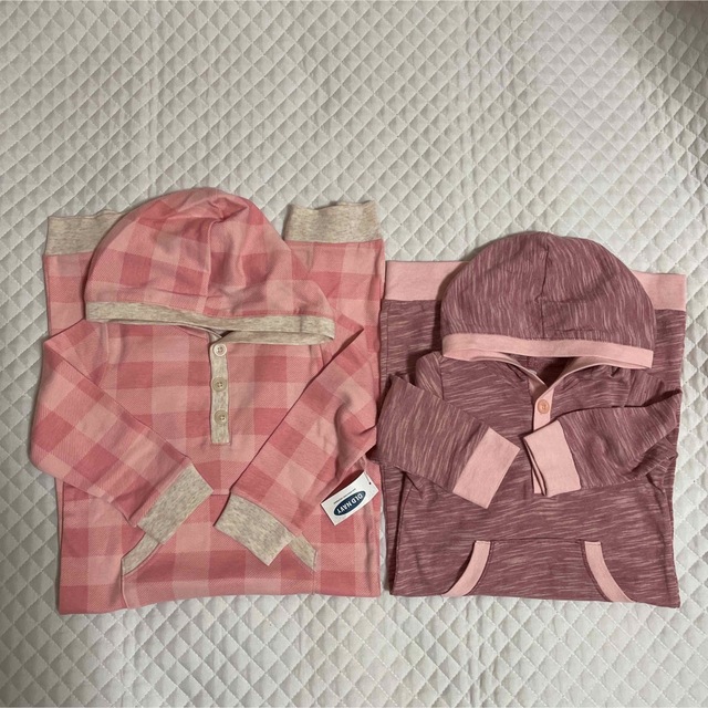 Old Navy(オールドネイビー)の新品 OLD NAVY ロンパース2点 セット ピンク 未使用 キッズ/ベビー/マタニティのベビー服(~85cm)(ロンパース)の商品写真