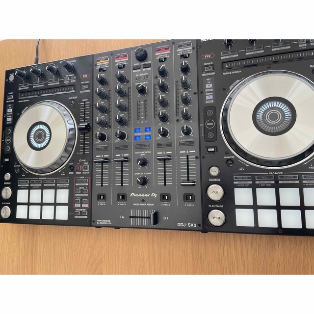 Pioneer(パイオニア)のPioneer DDJ-SX3 楽器のDJ機器(DJコントローラー)の商品写真