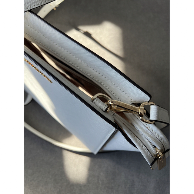 Michael Kors(マイケルコース)のMichael Kors ショルダーバック ホワイト レディースのバッグ(ショルダーバッグ)の商品写真