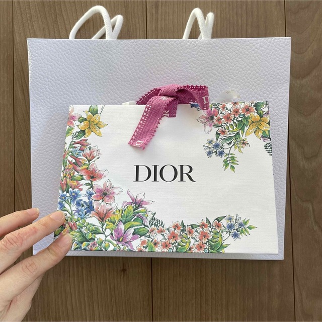 Dior(ディオール)のDior ディオール　花柄ショップバッグ　ラッピング レディースのバッグ(ショップ袋)の商品写真