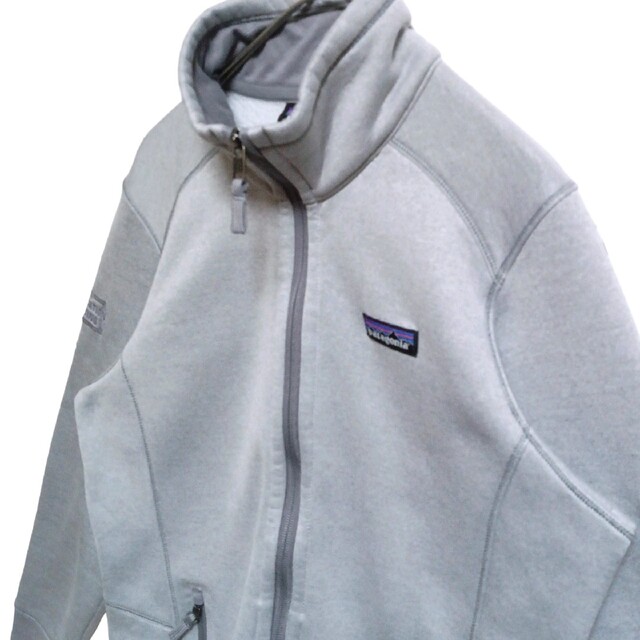 patagonia(パタゴニア)のpatagoniaパタゴニアフリース ジップアップ　グレー　レディースM　古着 レディースのトップス(トレーナー/スウェット)の商品写真