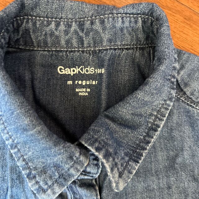 GAP Kids(ギャップキッズ)のGap Kids  デニムシャツ　　130 キッズ/ベビー/マタニティのキッズ服男の子用(90cm~)(ブラウス)の商品写真