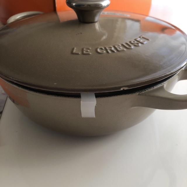 LE CREUSET(ルクルーゼ)のル・クルーゼ　マルミット18cm リネン インテリア/住まい/日用品のキッチン/食器(鍋/フライパン)の商品写真