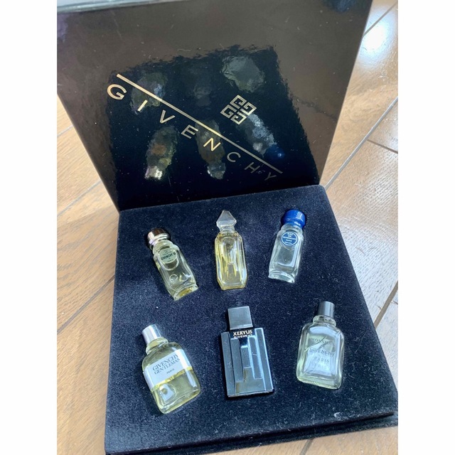 GIVENCHY(ジバンシィ)のGIVENCHY Perfume香水　6つセット コスメ/美容の香水(ユニセックス)の商品写真