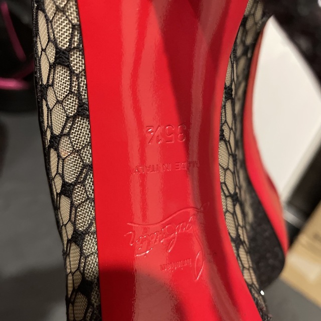 Christian Louboutin(クリスチャンルブタン)のクリスチャンルブタン　パンプス レディースの靴/シューズ(ハイヒール/パンプス)の商品写真