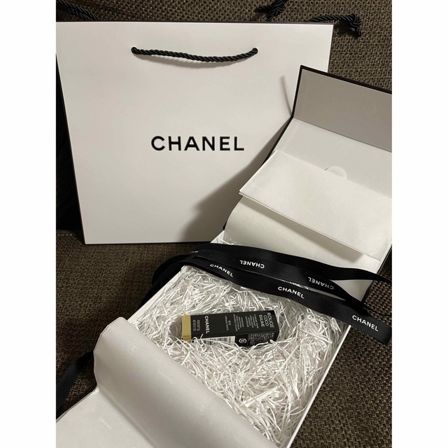 CHANEL(シャネル)のシャネル　ルージュ　ココボーム　912 コスメ/美容のスキンケア/基礎化粧品(リップケア/リップクリーム)の商品写真