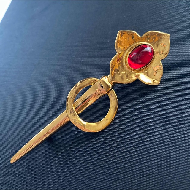 イブサンローラン ヴィンテージ ブローチ 品数豊富! 51.0%OFF www