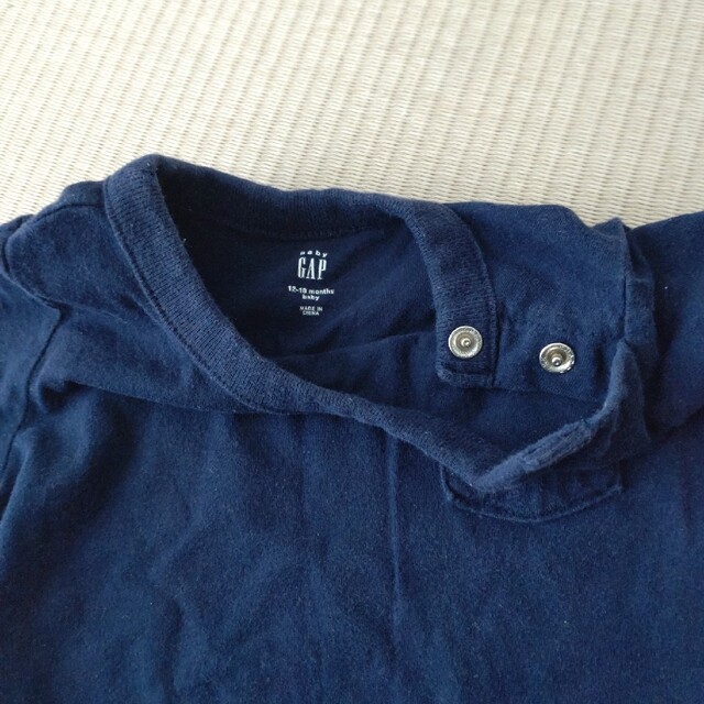 babyGAP(ベビーギャップ)のGap　ロンパース　ネイビー　半袖ヘビ キッズ/ベビー/マタニティのベビー服(~85cm)(ロンパース)の商品写真