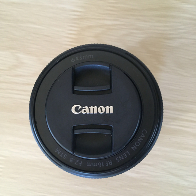 Canon(キヤノン)のうっちー様専用　Canon ミラーレス用レンズ RF16F2.8 STM スマホ/家電/カメラのカメラ(レンズ(単焦点))の商品写真