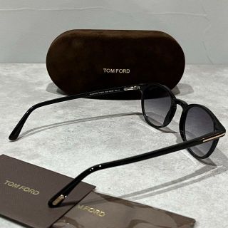 新品 TOM FORD サングラス TF539 01B