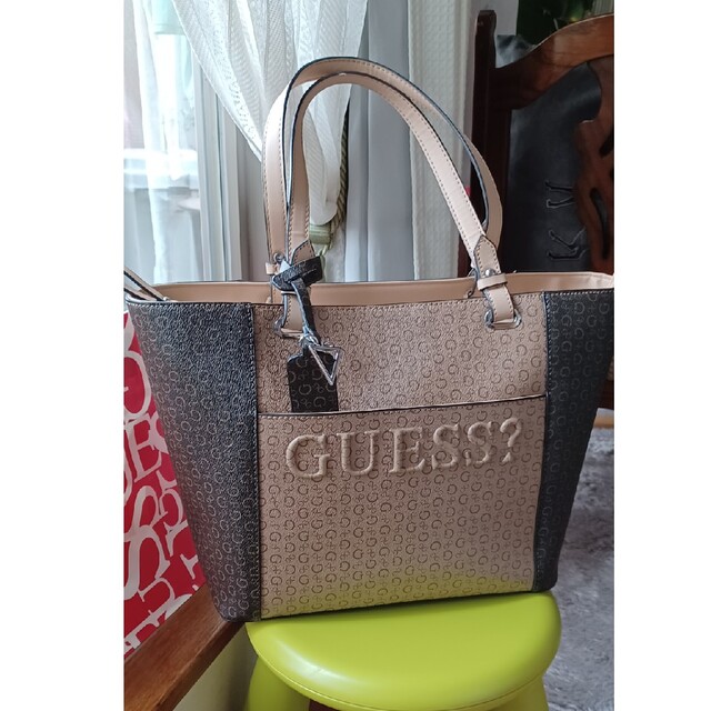 GUESS(ゲス)の#Guessトートバッグ レディースのバッグ(トートバッグ)の商品写真