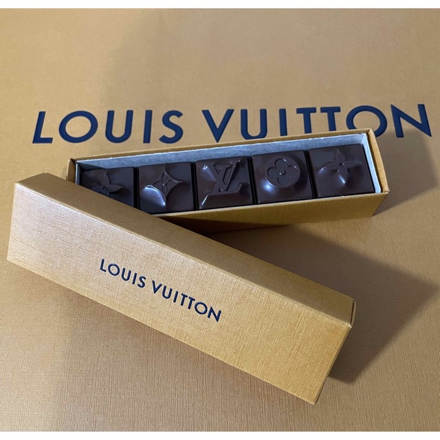 LOUIS VUITTON(ルイヴィトン)のルイヴィトン　フランス限定　チョコ 食品/飲料/酒の食品(菓子/デザート)の商品写真