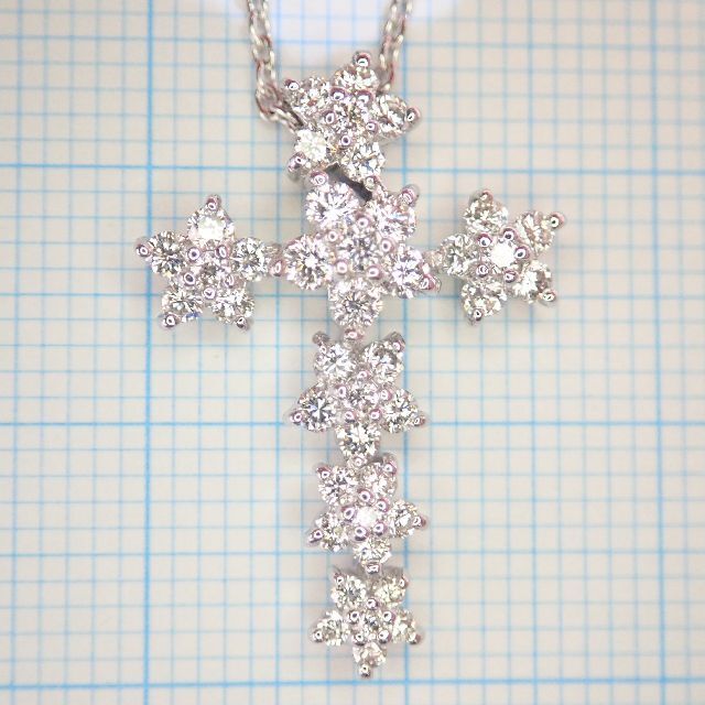 K18WGダイヤモンドクロスペンダントネックレス0.71ct 40cm 5.6g レディースのアクセサリー(ネックレス)の商品写真