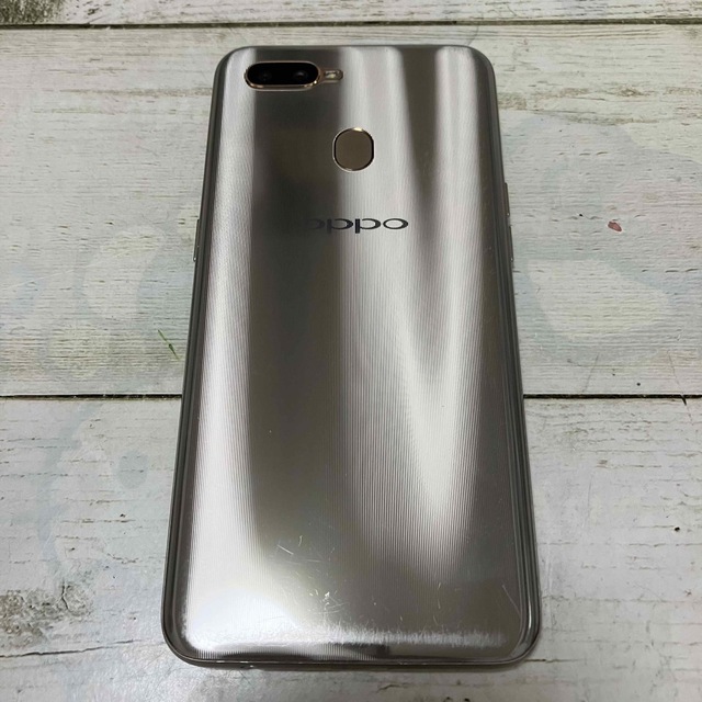 OPPO(オッポ)のOPPO AX7 楽天モバイルSIMフリー ゴールド CPH1903 スマホ/家電/カメラのスマートフォン/携帯電話(スマートフォン本体)の商品写真