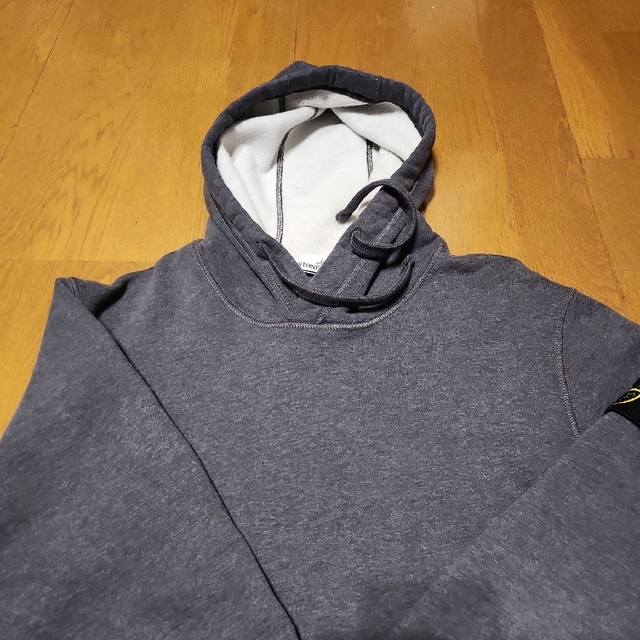 ほぼ未使用品【STONE ISLAND/ストーンアイランド】パーカー オンライン