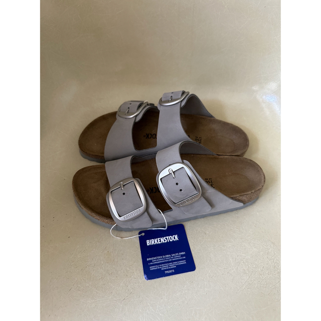 BIRKENSTOCK(ビルケンシュトック)のビルケンシュトック　アリゾナ　ビッグバックル レディースの靴/シューズ(サンダル)の商品写真