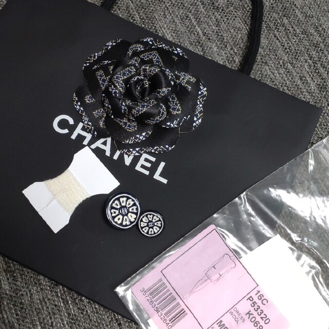 CHANEL - ♥シャネル♥の牡丹２点の通販 by セレちゃん's shop ...