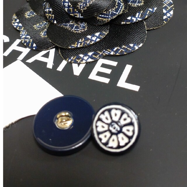 CHANEL - ♥シャネル♥の牡丹２点の通販 by セレちゃん's shop ...