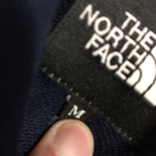 THE NORTH FACE(ザノースフェイス)の【早い者勝ち】ノースフェイス スクエア ロゴ フーディ パーカー Mサイズ メンズのトップス(パーカー)の商品写真