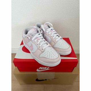 ナイキ(NIKE)のNIKE wmns ダンクlow ピンクペイズリー(スニーカー)