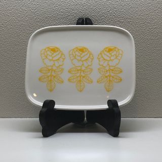 マリメッコ(marimekko)の⑤ヴィヒキルース スクエアプレート 新品 未使用 マリメッコ イエロー(食器)