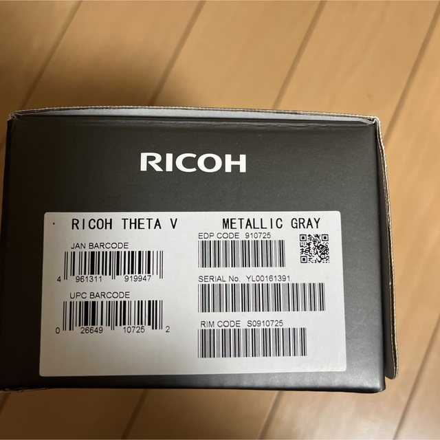 RICOH(リコー)のRICOH THETA Ｖ　 スマホ/家電/カメラのカメラ(コンパクトデジタルカメラ)の商品写真