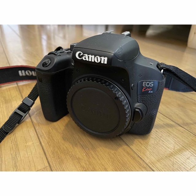 Canon(キヤノン)のCanon eos kiss x9i レンズセット 三脚、予備バッテリー付き スマホ/家電/カメラのカメラ(デジタル一眼)の商品写真