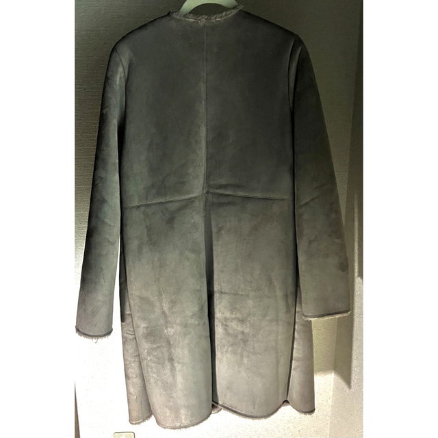 Ray BEAMS(レイビームス)のRayBEAMS エコムートンVネックコート 未使用 レディースのジャケット/アウター(ムートンコート)の商品写真