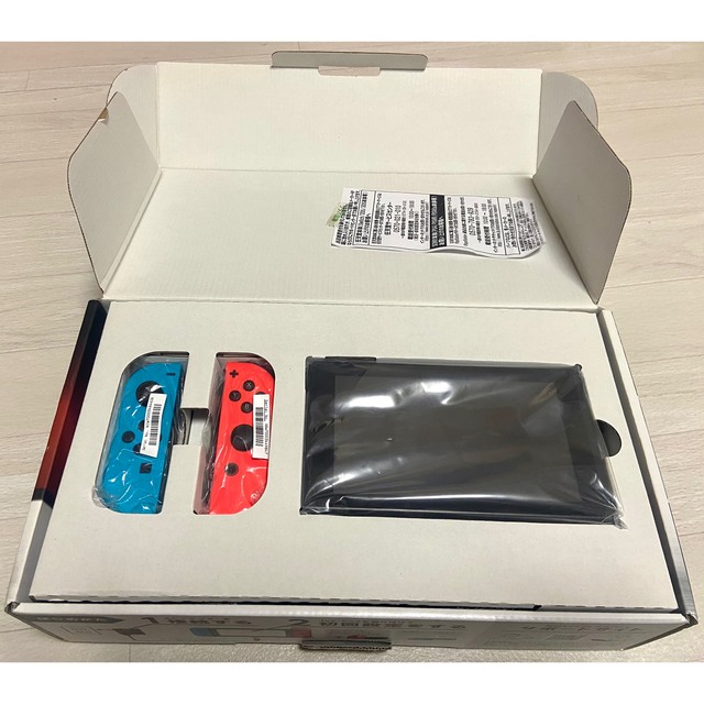 Nintendo Switch(ニンテンドースイッチ)の箱付き ニンテンドースイッチ 旧型 本体 エンタメ/ホビーのゲームソフト/ゲーム機本体(家庭用ゲーム機本体)の商品写真