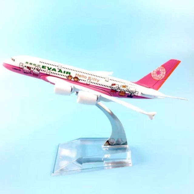 ピンク】キティちゃん エバー航空 A380 飛行機模型 15cm の通販 by で