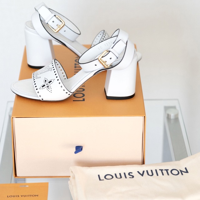 豪華で新しい LOUIS VUITTON - ルイヴィトン 22SS サンダル ホワイト