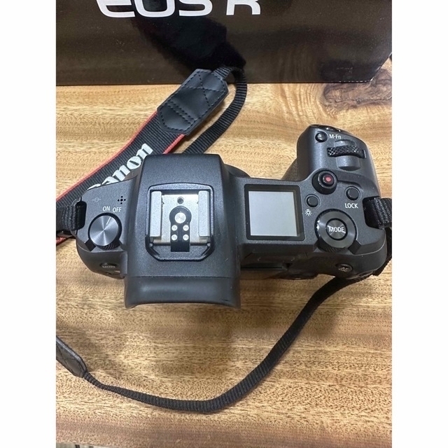 EOS R 本体と予備バッテリーセット