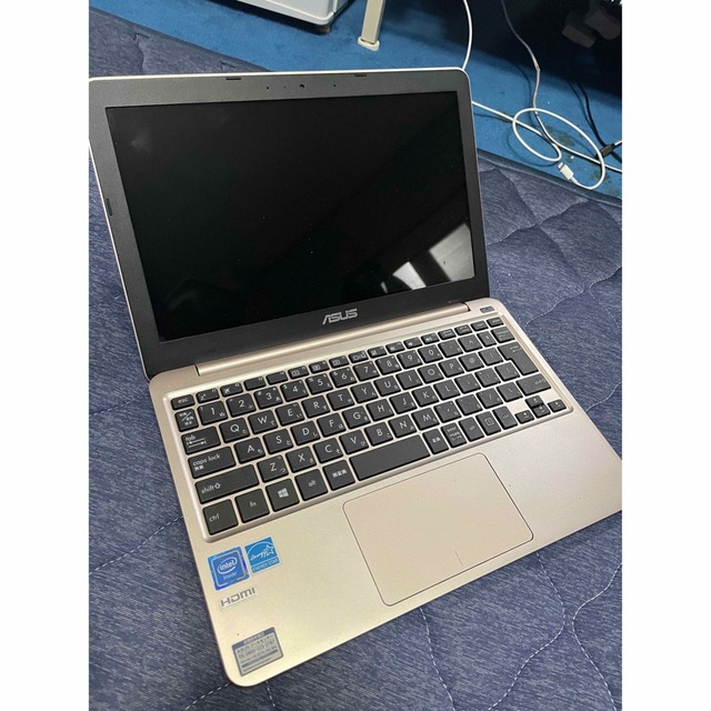 ASUS VivoBook E200H ジャンク品