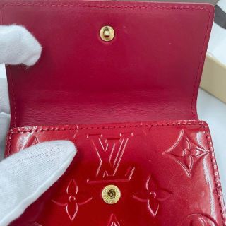 【正規品・美品】LOUIS VUITTON　財布　赤　2つ折り　箱付き　即日配送