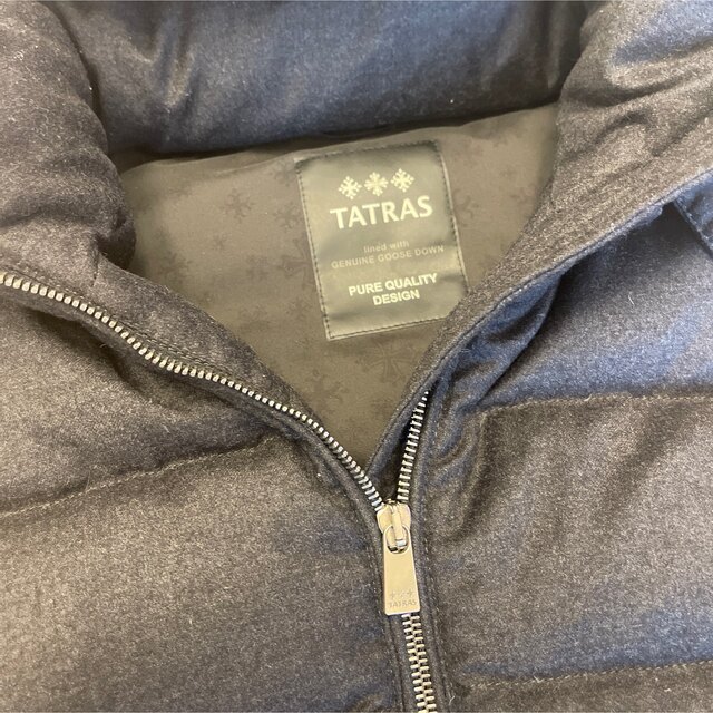TATRAS(タトラス)のTATRAS ダウンベスト　チャコールグレー　01 メンズのジャケット/アウター(ダウンベスト)の商品写真